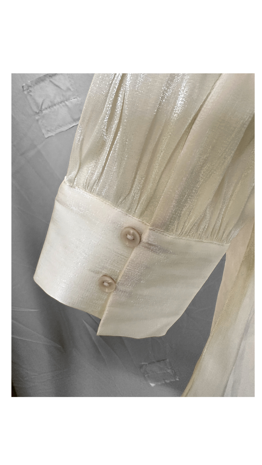 Womans longsleeved blouse