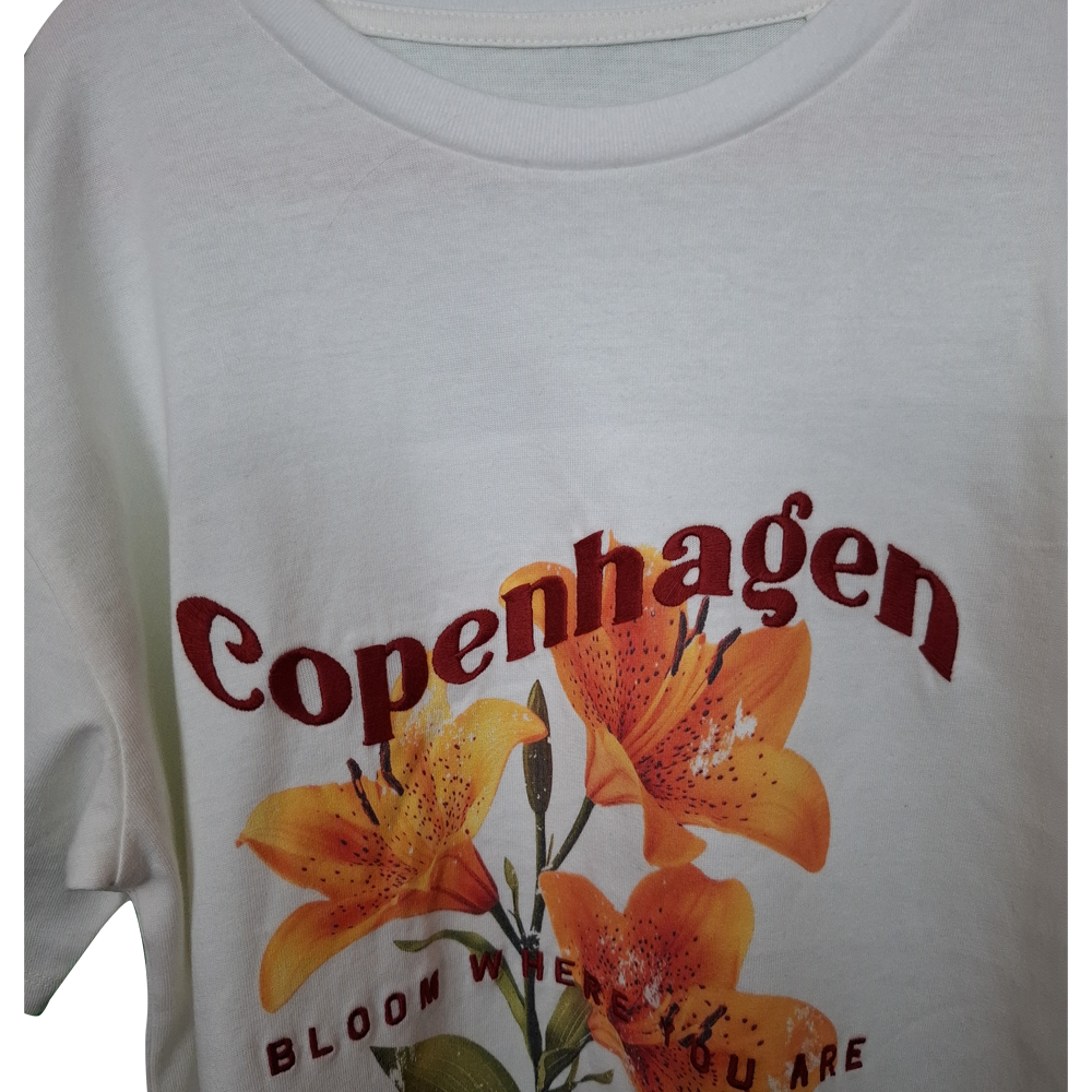 Girl's Short Sleeved T-Shirt with Flower Print Age 9/10yrs