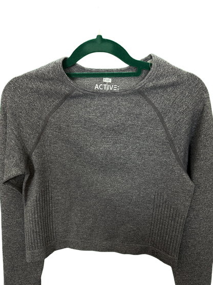 Woman's active top with thumb holes
