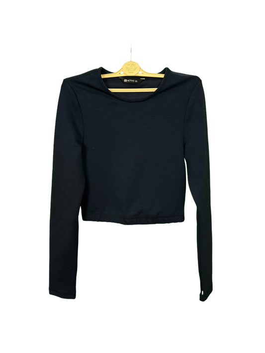 Woman's active long sleeved short top