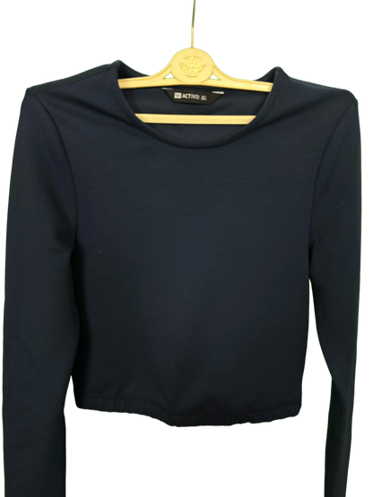 Woman's active long sleeved short top Size "S"